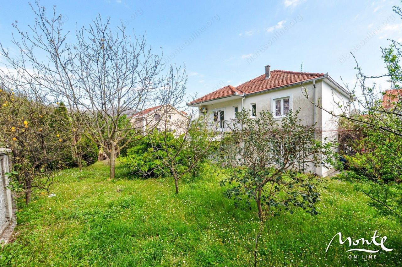 Дом в Херцег-Нови, Черногория, 181 м2 фото 1