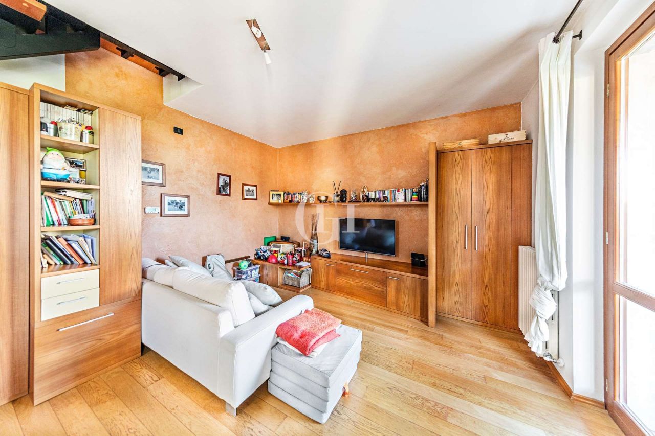 Апартаменты у озера Гарда, Италия, 80 м2 фото 2