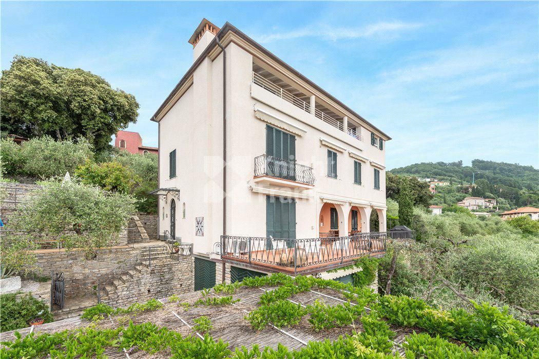 Вилла в Леричи, Италия, 480 м2 фото 1