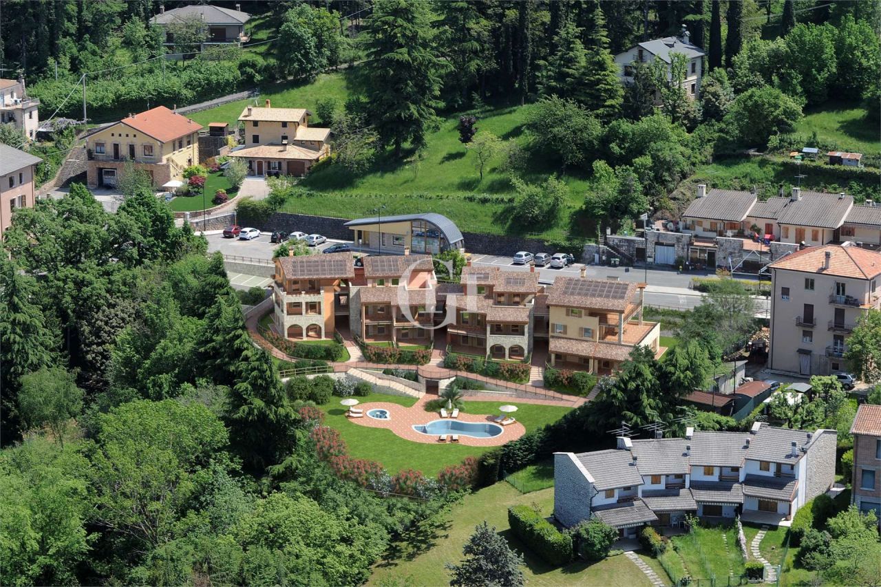 Квартира у озера Гарда, Италия, 110 м2 фото 2