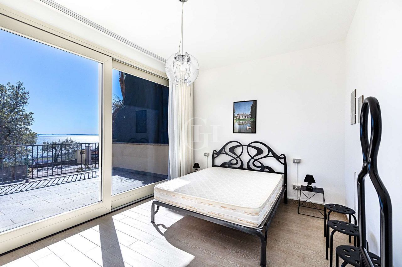 Пентхаус у озера Гарда, Италия, 120 м2 фото 5