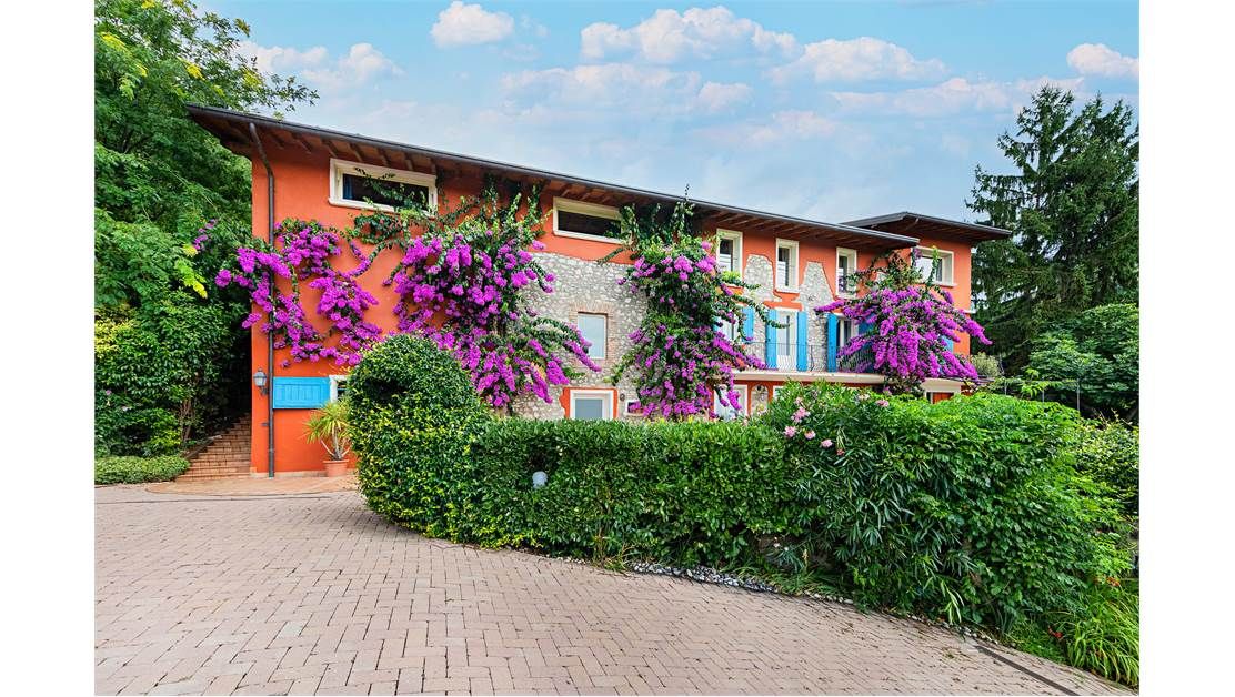 Поместье у озера Гарда, Италия, 438 м2 фото 3