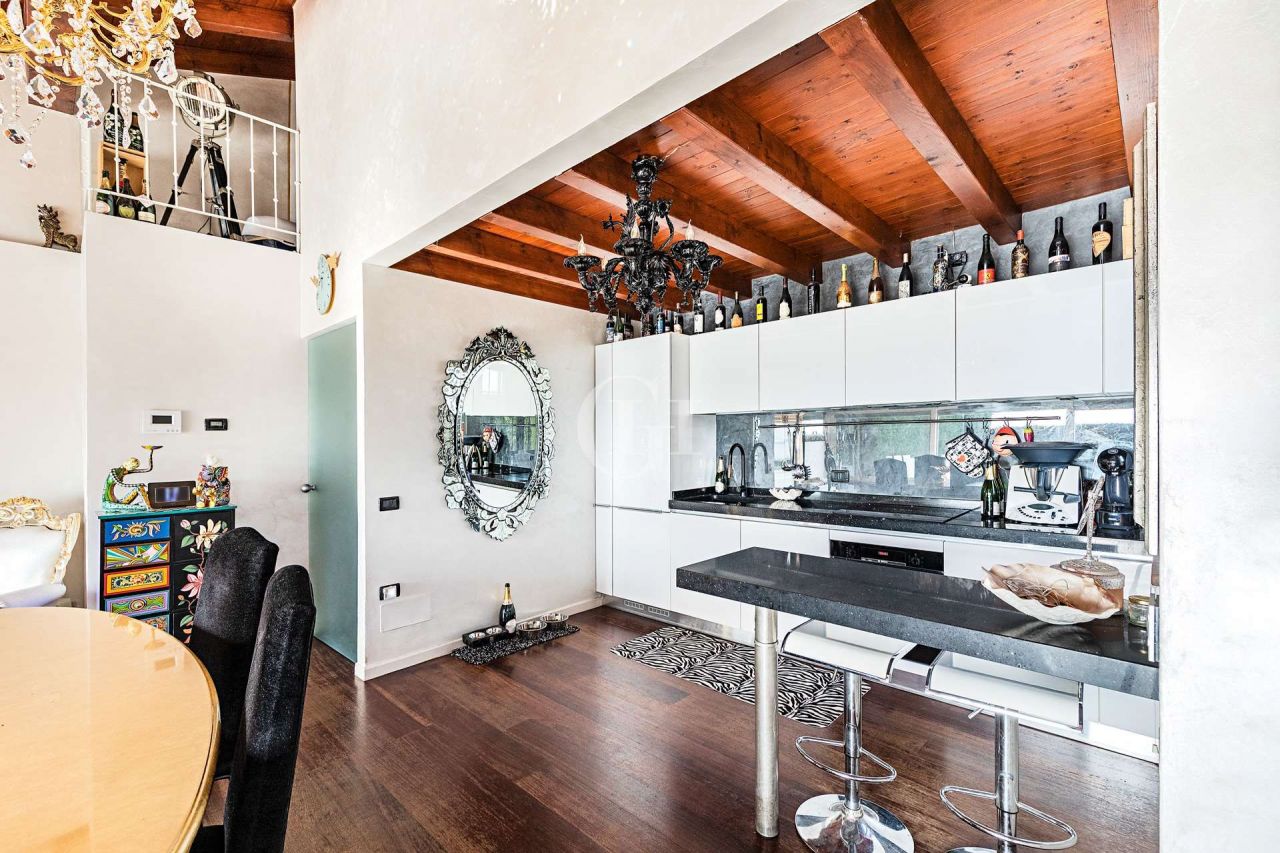 Вилла у озера Гарда, Италия, 180 м2 фото 5