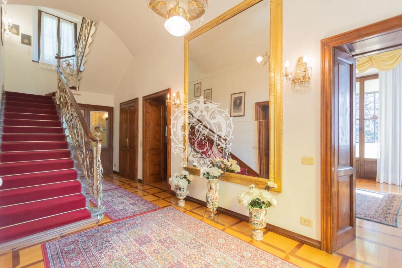 Вилла в Комо, Италия, 540 м2 фото 3