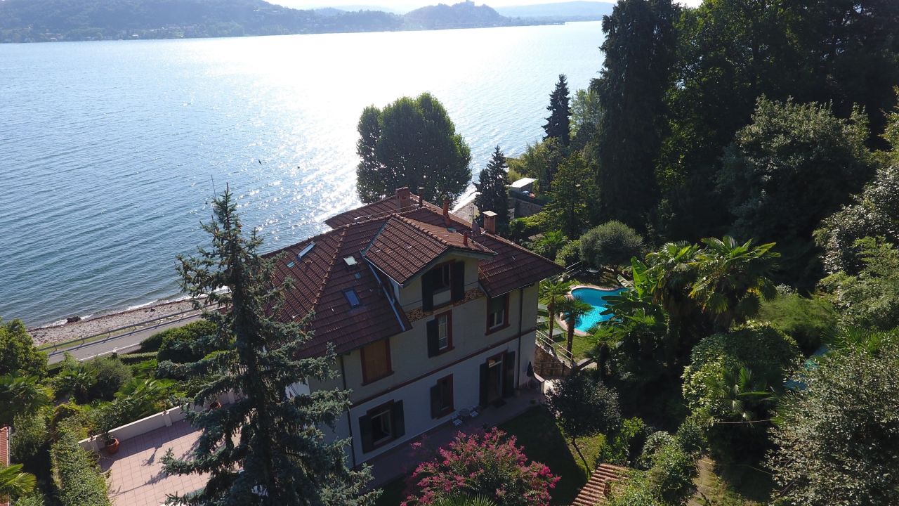 Вилла в Мейне, Италия, 400 м2 фото 1
