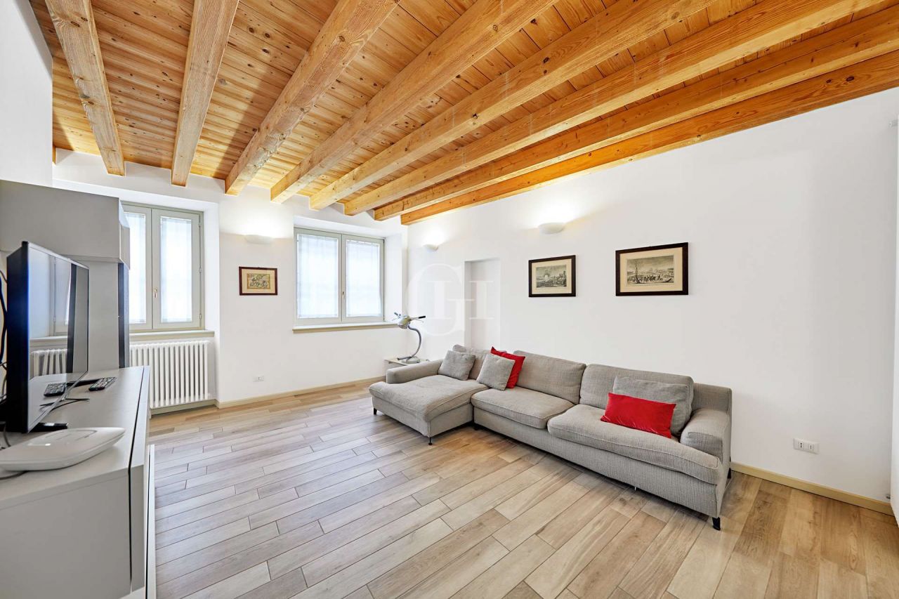Апартаменты у озера Гарда, Италия, 72 м2 фото 3