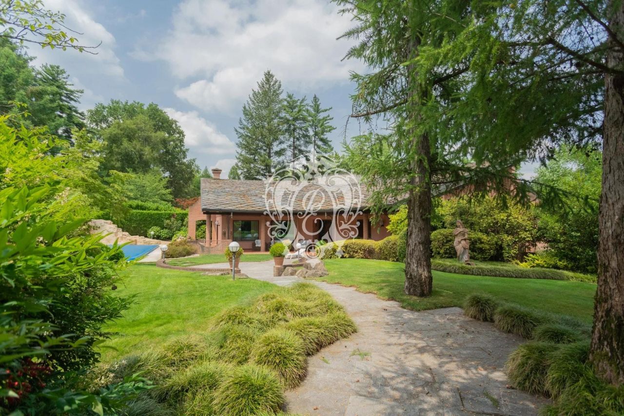 Вилла в Гуанцате, Италия, 700 м2 фото 1