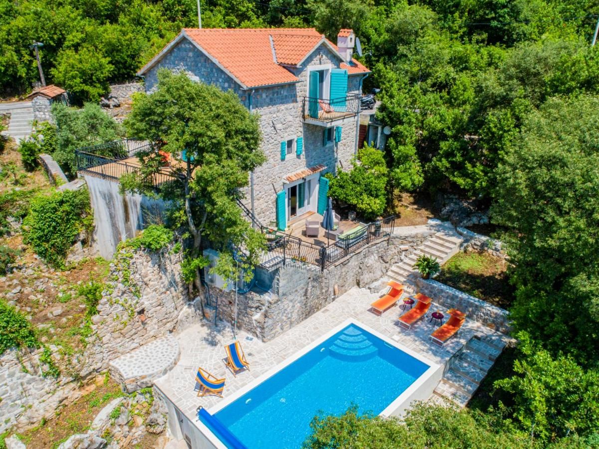 Дом в Тивате, Черногория, 150 м2 фото 1