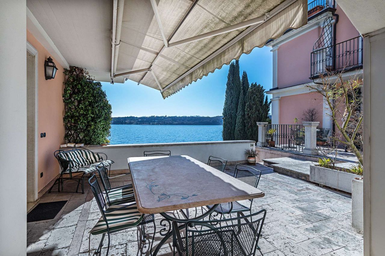 Квартира у озера Гарда, Италия, 46 м2 фото 5