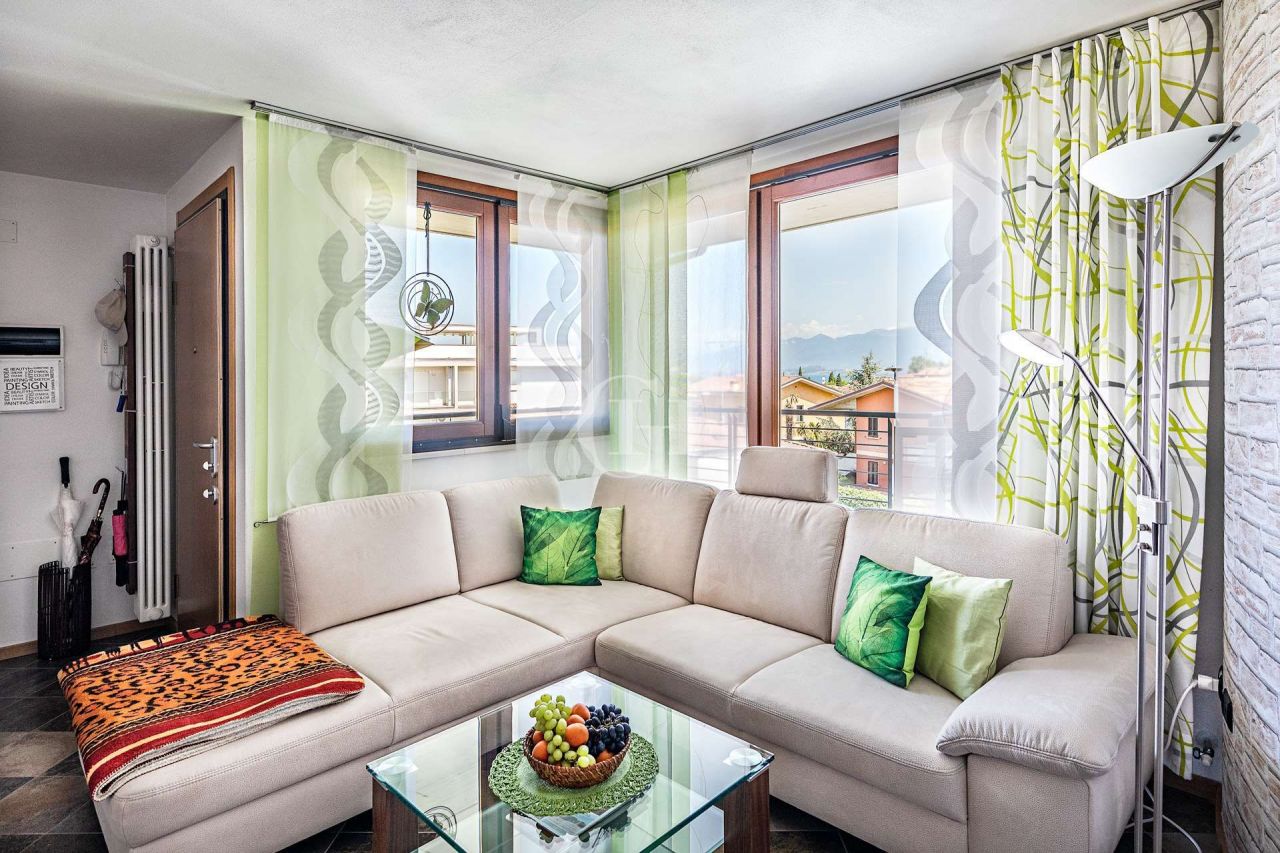 Апартаменты у озера Гарда, Италия, 89 м2 фото 2