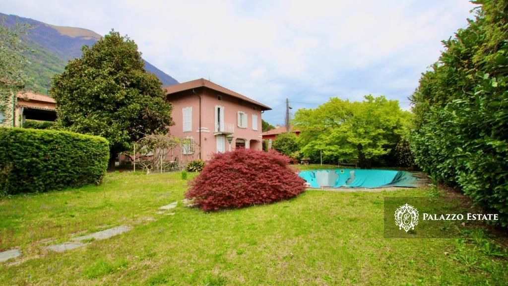 Вилла в Ленно, Италия, 300 м2 фото 1