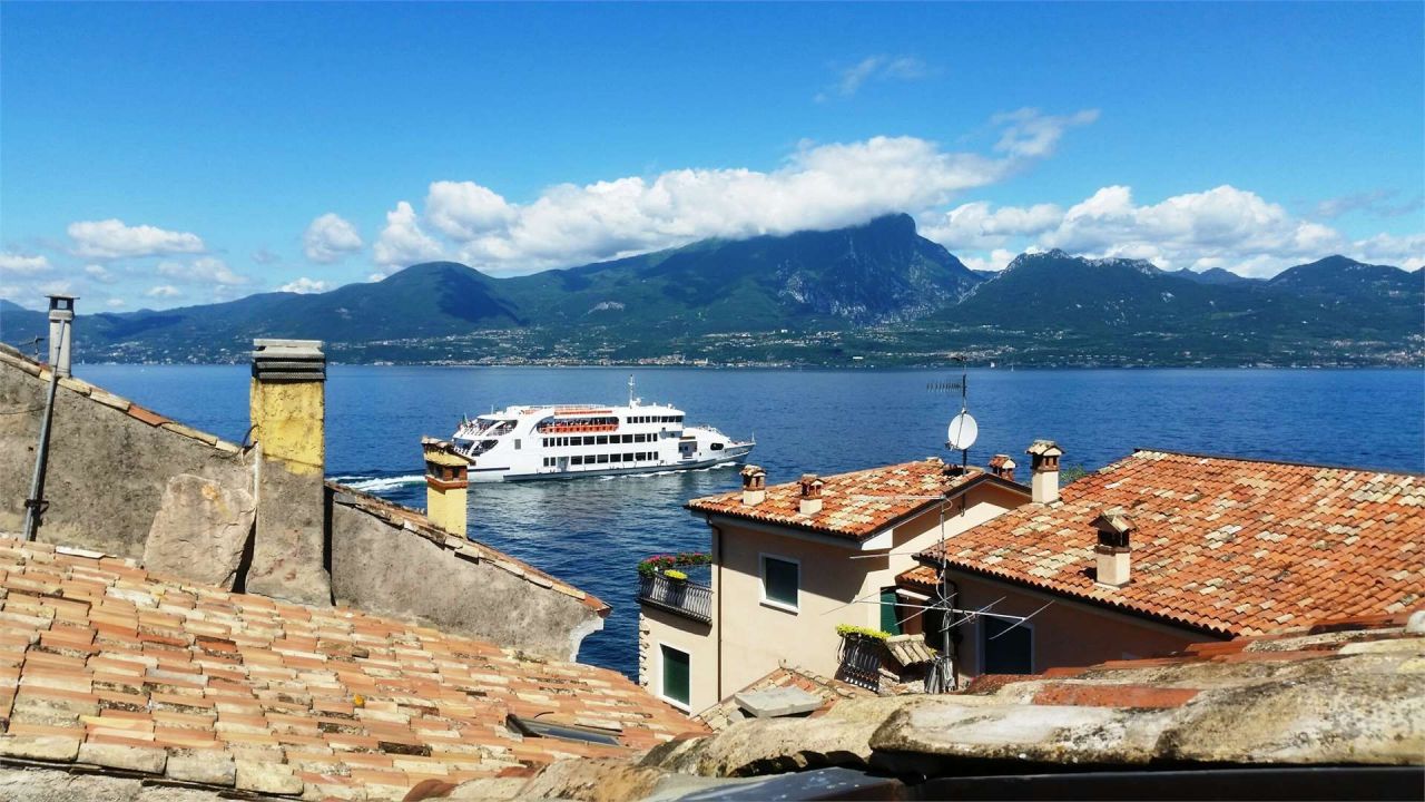 Пентхаус у озера Гарда, Италия, 110 м2 фото 1
