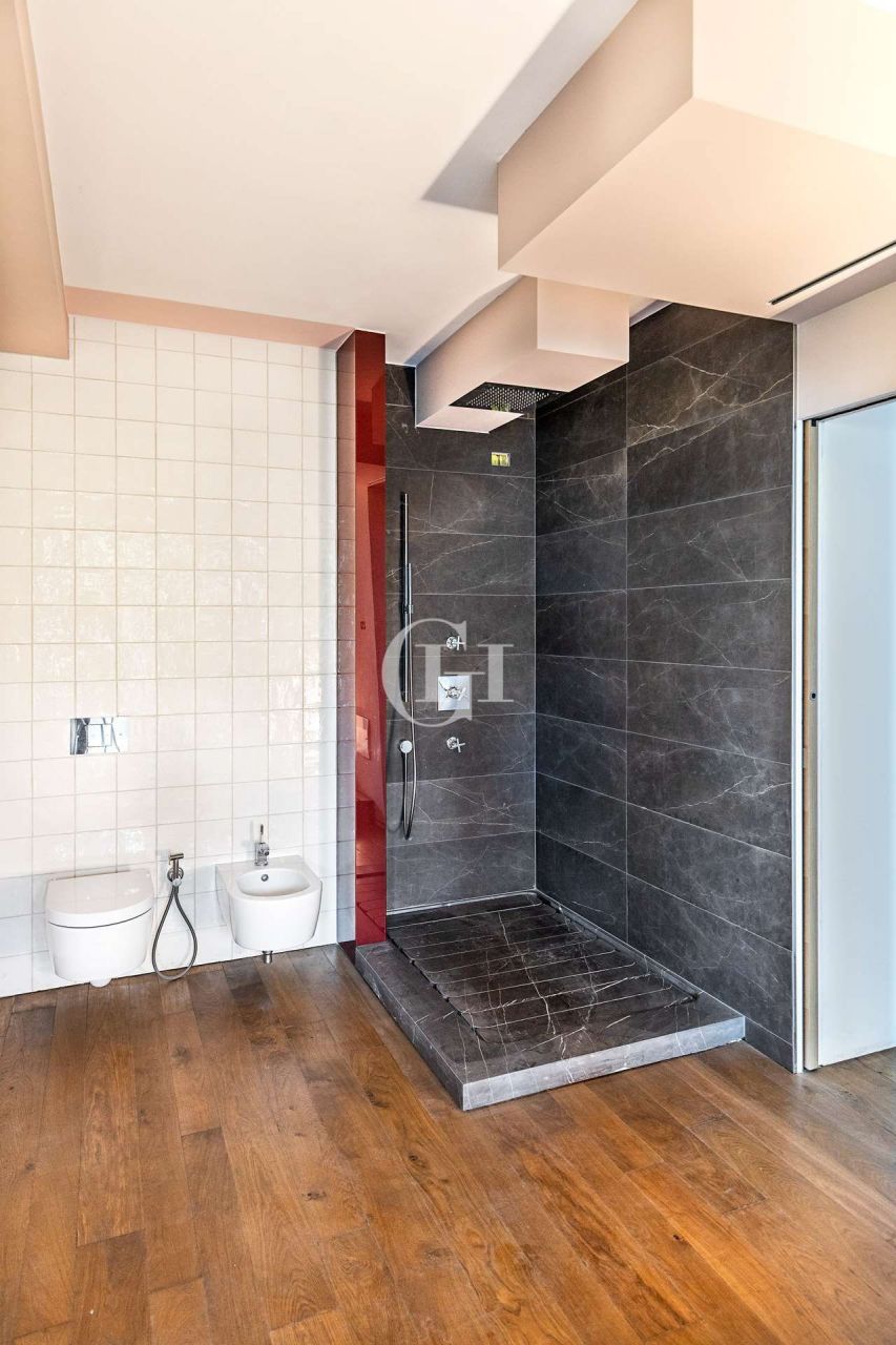 Квартира у озера Гарда, Италия, 270 м2 фото 3