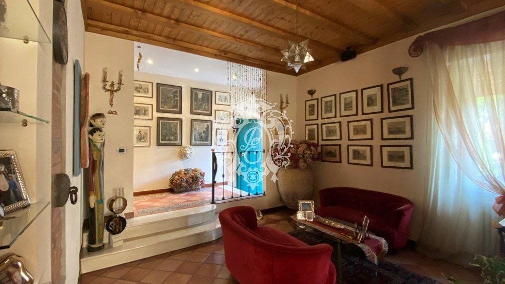 Вилла в Канту, Италия, 520 м2 фото 2