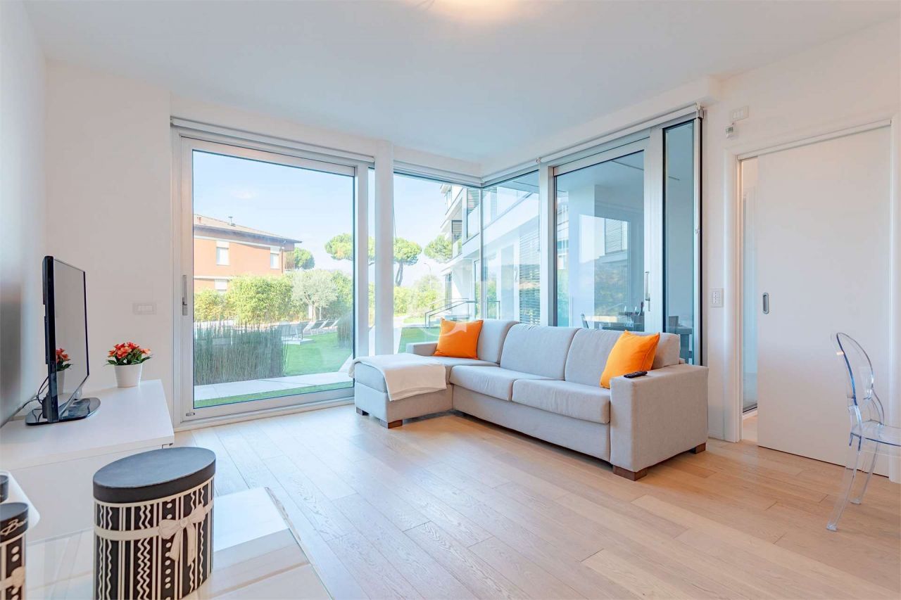 Апартаменты у озера Гарда, Италия, 75 м2 фото 3