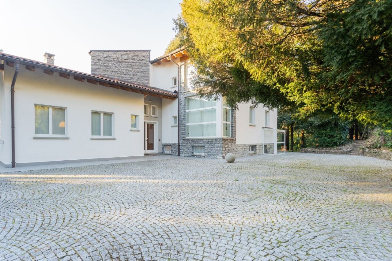 Вилла в Льерне, Италия, 300 м2 фото 3