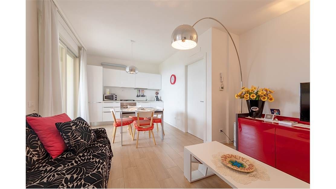 Квартира у озера Гарда, Италия, 100 м2 фото 2