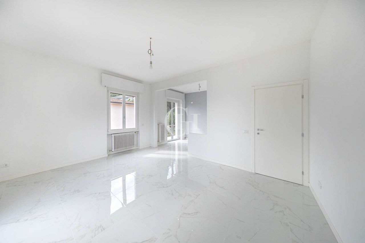 Пентхаус у озера Гарда, Италия, 100 м2 фото 3