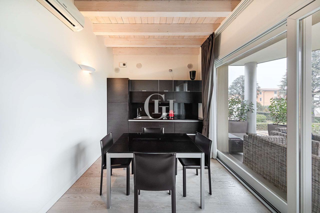 Апартаменты у озера Гарда, Италия, 80 м2 фото 4