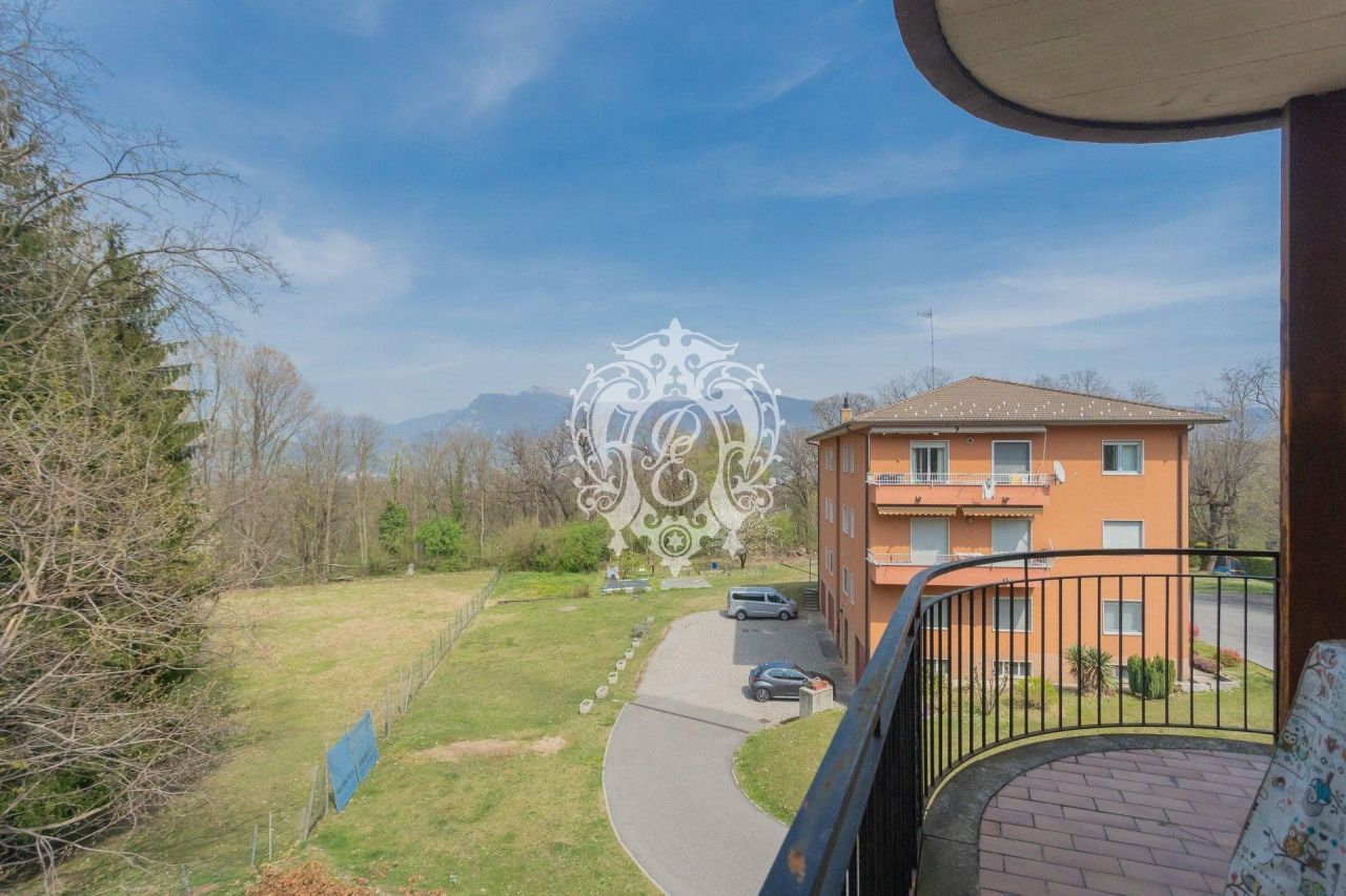 Вилла Bizzarone, Италия, 260 м2 фото 5