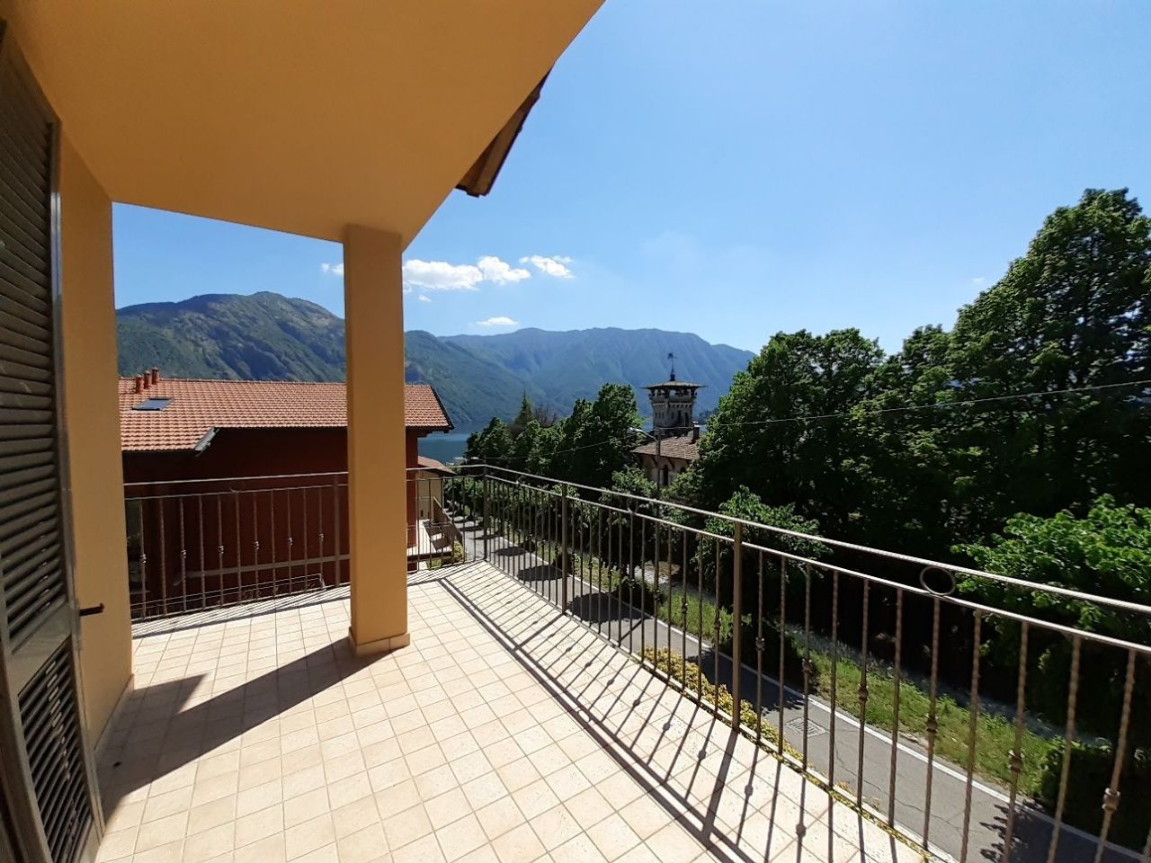 Апартаменты в Тремеццине, Италия, 80 м2 фото 2