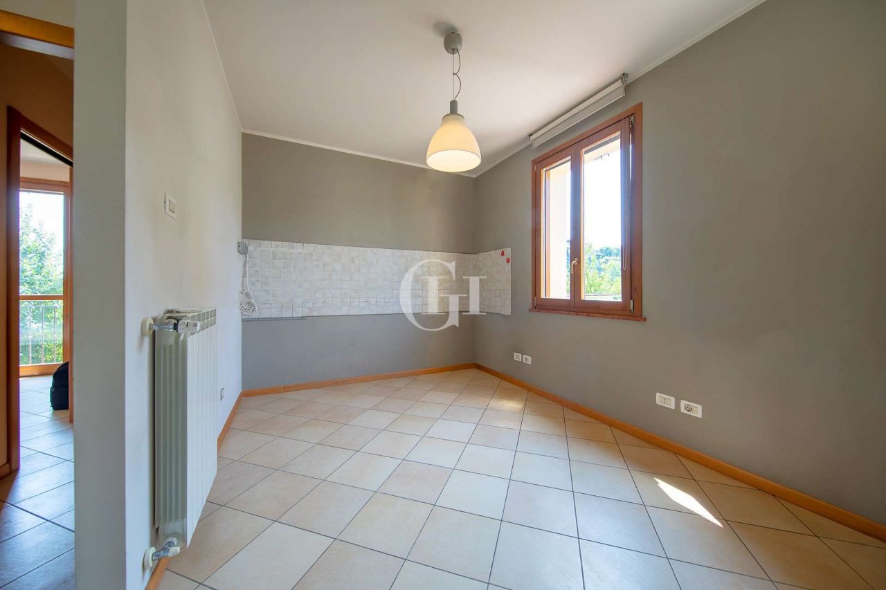 Вилла у озера Гарда, Италия, 250 м2 фото 4