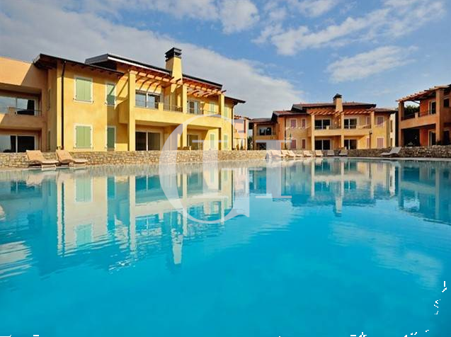 Квартира у озера Гарда, Италия, 90 м2 фото 2