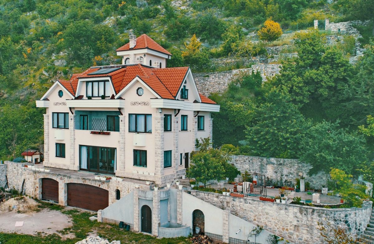 Дом в Будве, Черногория, 392 м2 фото 1