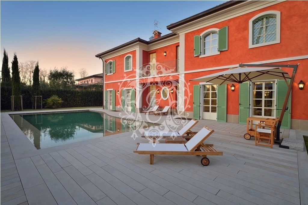 Вилла в Форте деи Марми, Италия, 570 м2 фото 1