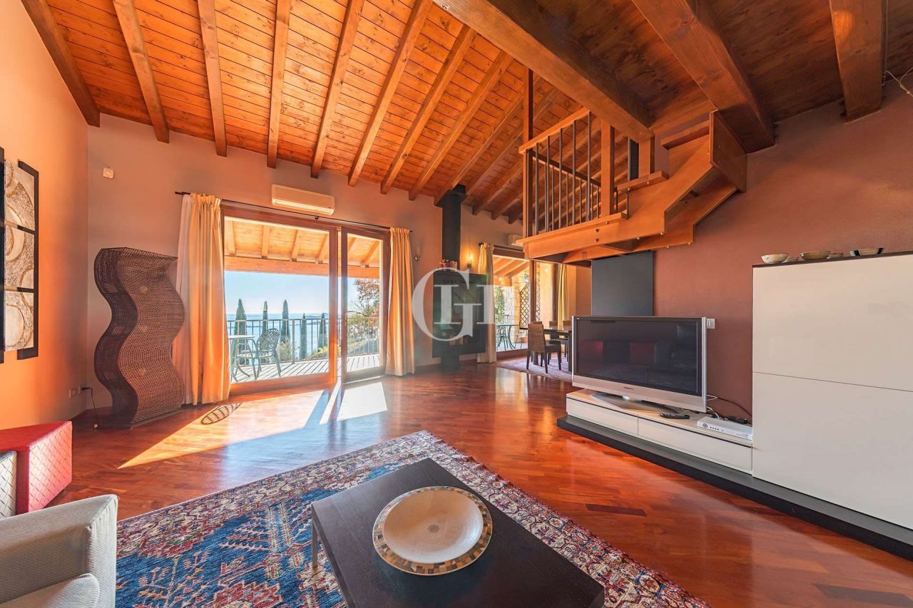 Пентхаус у озера Гарда, Италия, 220 м2 фото 5
