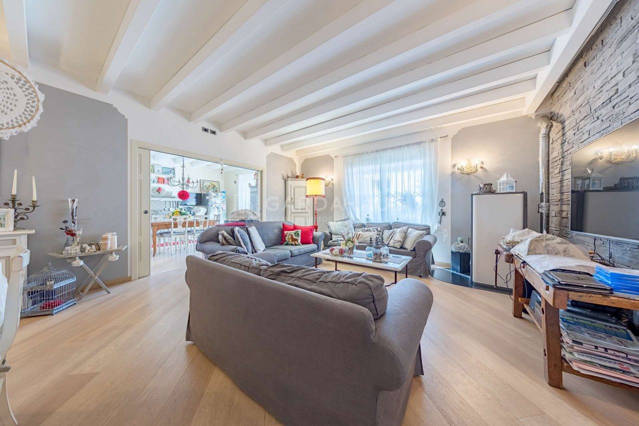 Апартаменты у озера Гарда, Италия, 185 м2 фото 5