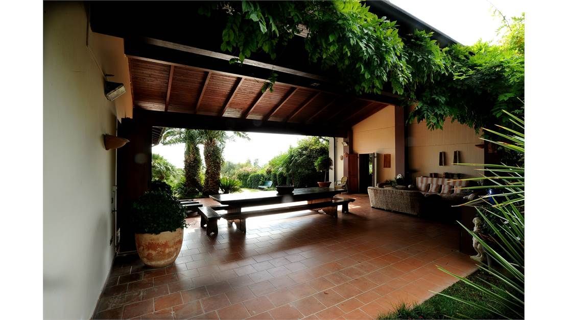 Вилла у озера Гарда, Италия, 520 м2 фото 5
