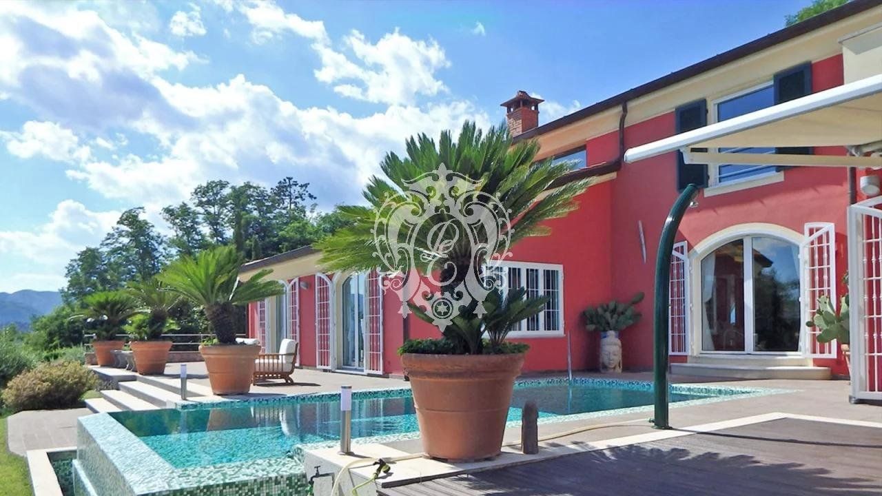 Вилла в Специи, Италия, 650 м2 фото 2