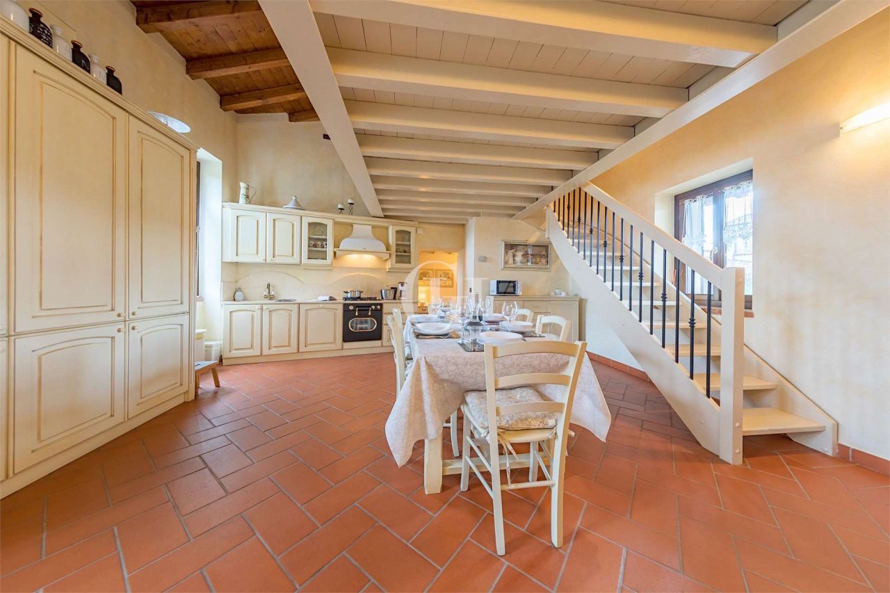 Апартаменты у озера Гарда, Италия, 120 м2 фото 2