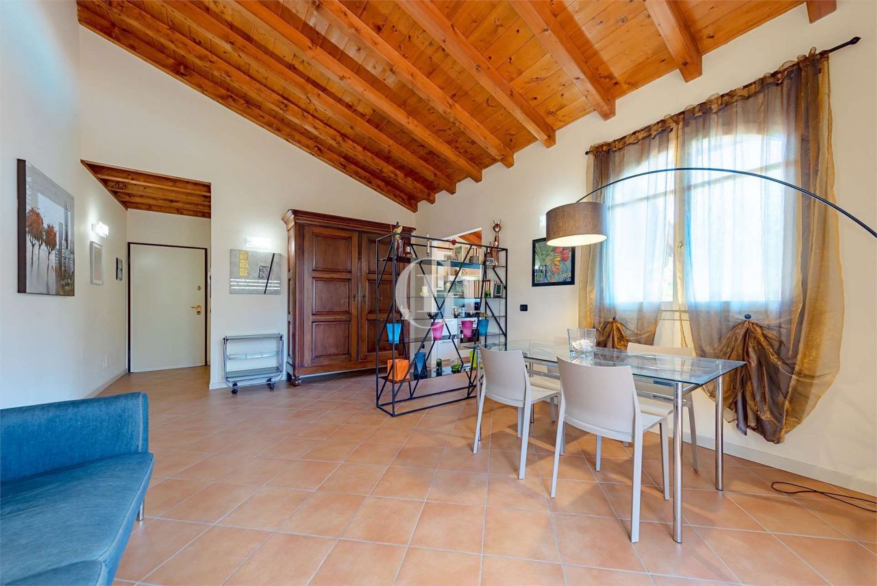 Апартаменты у озера Гарда, Италия, 120 м2 фото 4