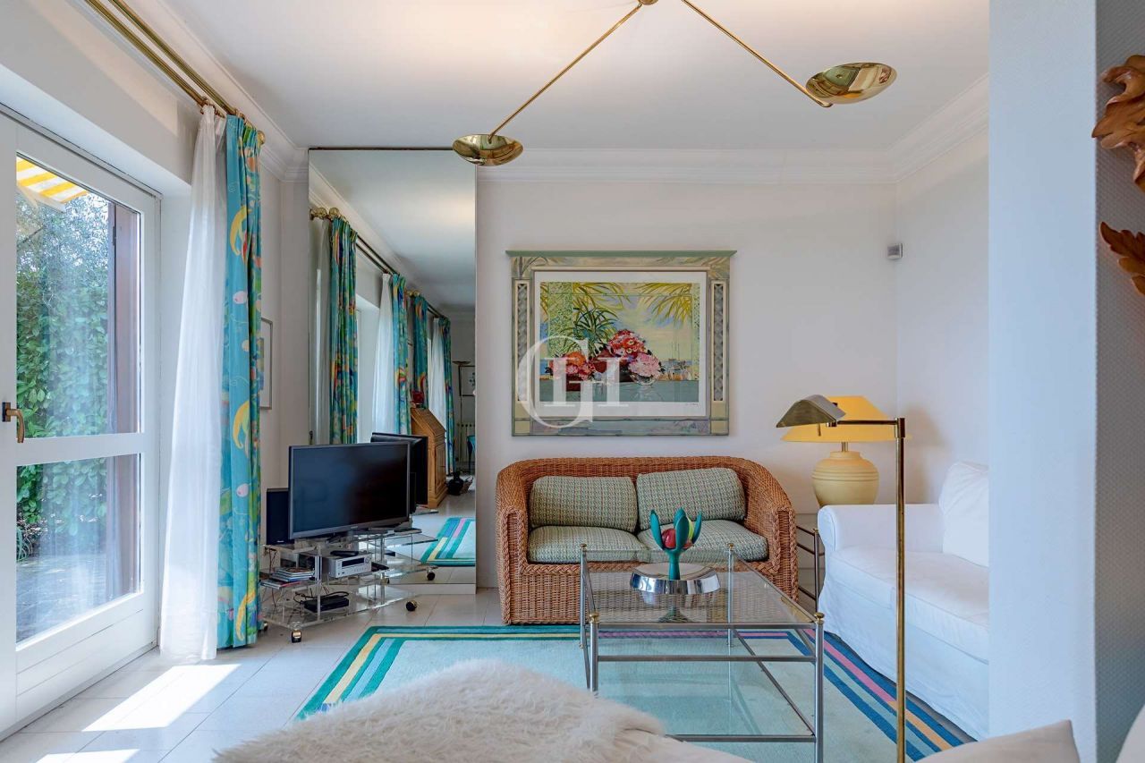Квартира у озера Гарда, Италия, 82 м2 фото 4