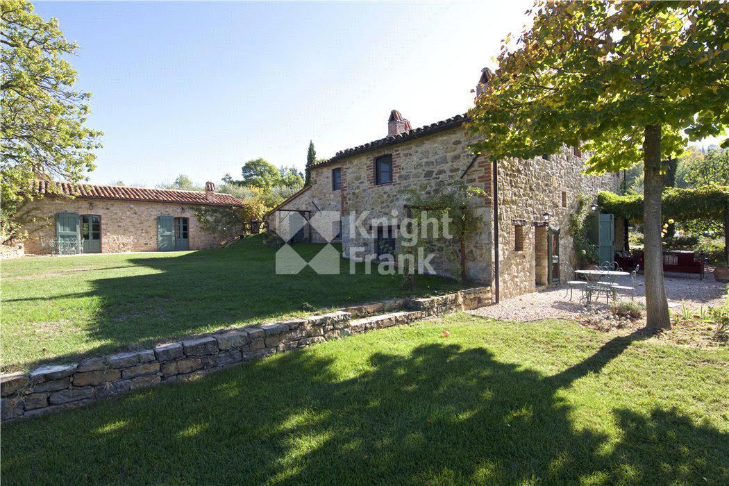 Вилла в Терни, Италия, 490 м2 фото 1