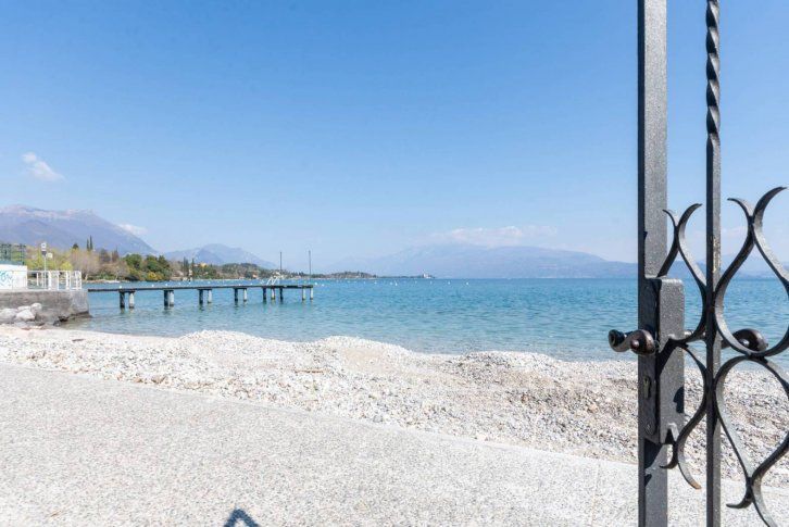 Вилла у озера Гарда, Италия, 350 м2 фото 1