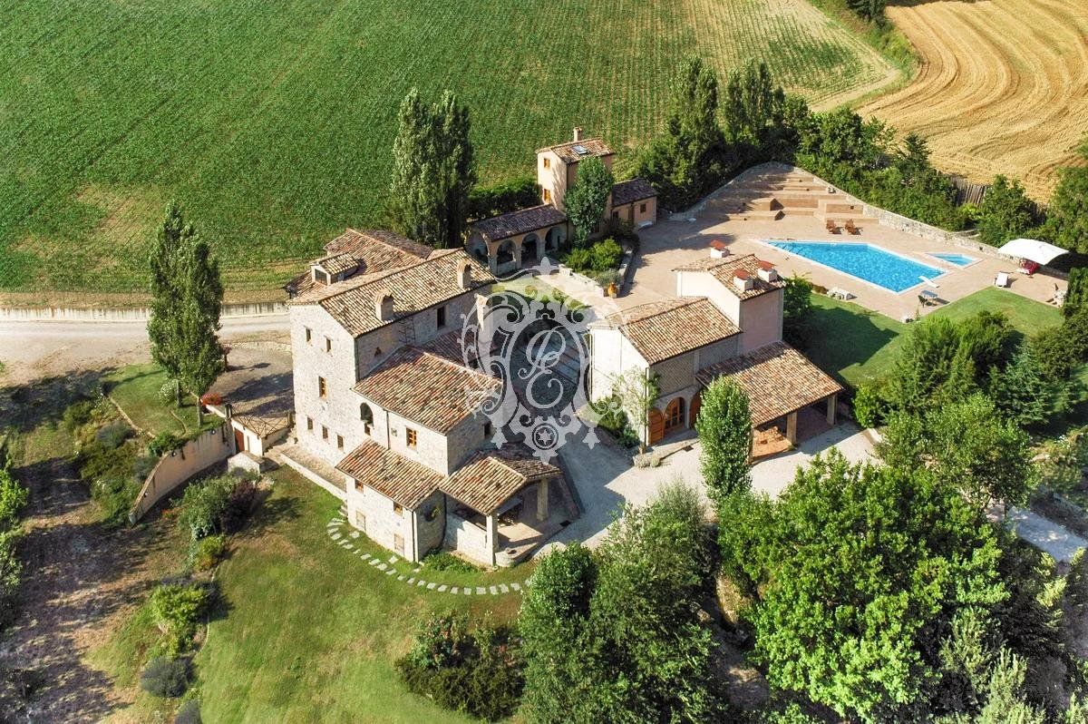 Дом Montone, Италия, 694 м2 фото 1