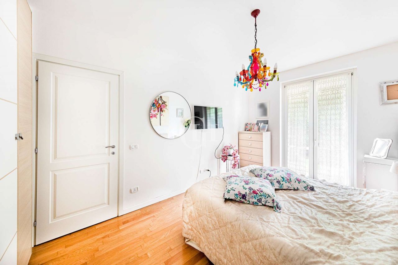 Апартаменты у озера Гарда, Италия, 87 м2 фото 5