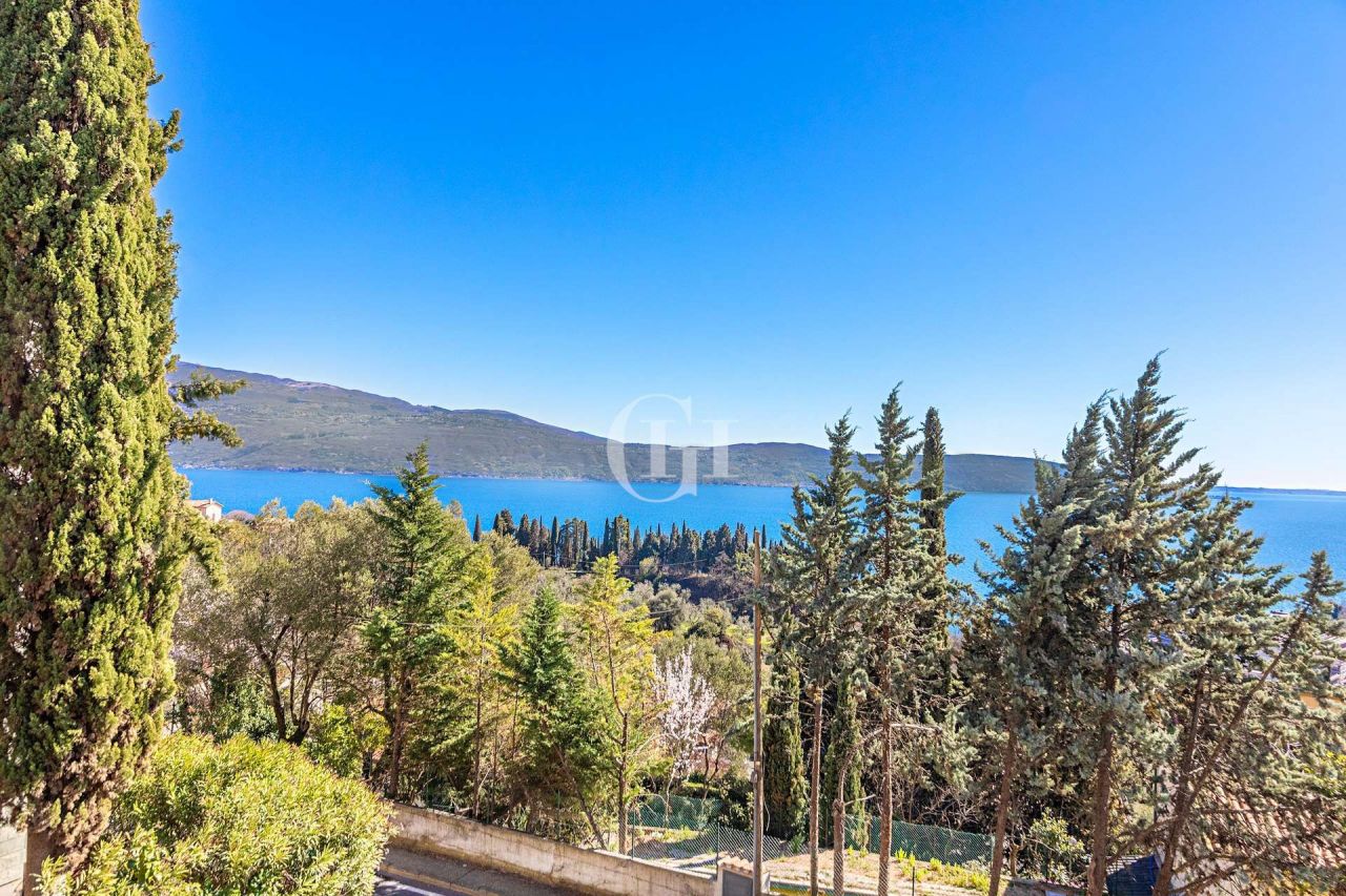 Квартира у озера Гарда, Италия, 120 м2 фото 4
