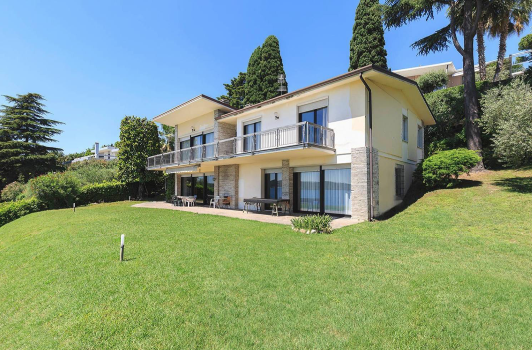 Вилла у озера Гарда, Италия, 300 м2 фото 3