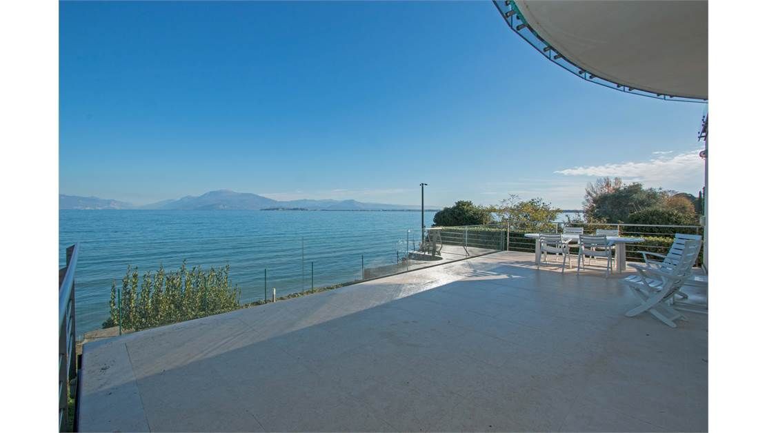Вилла у озера Гарда, Италия, 500 м2 фото 1