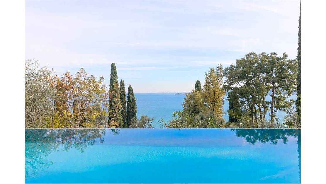 Вилла у озера Гарда, Италия, 400 м2 фото 3