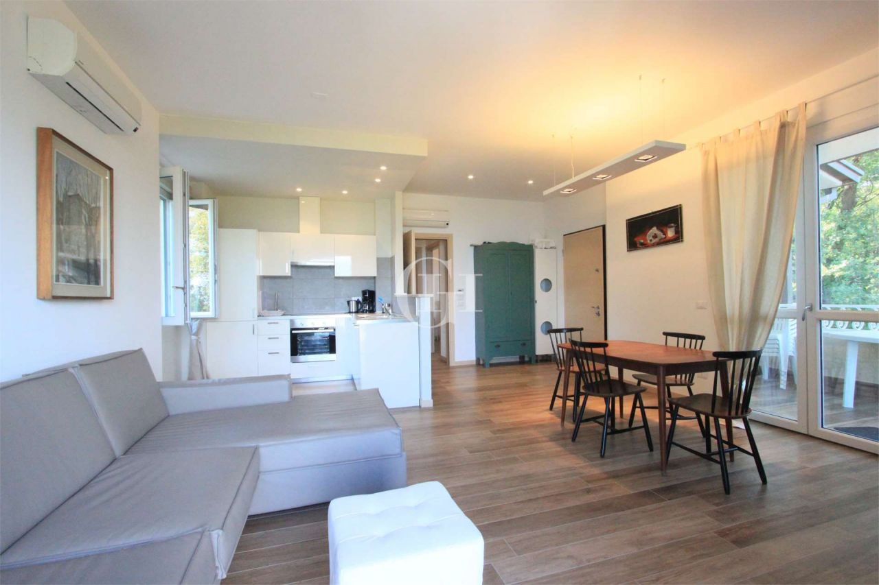 Квартира у озера Гарда, Италия, 95 м2 фото 3