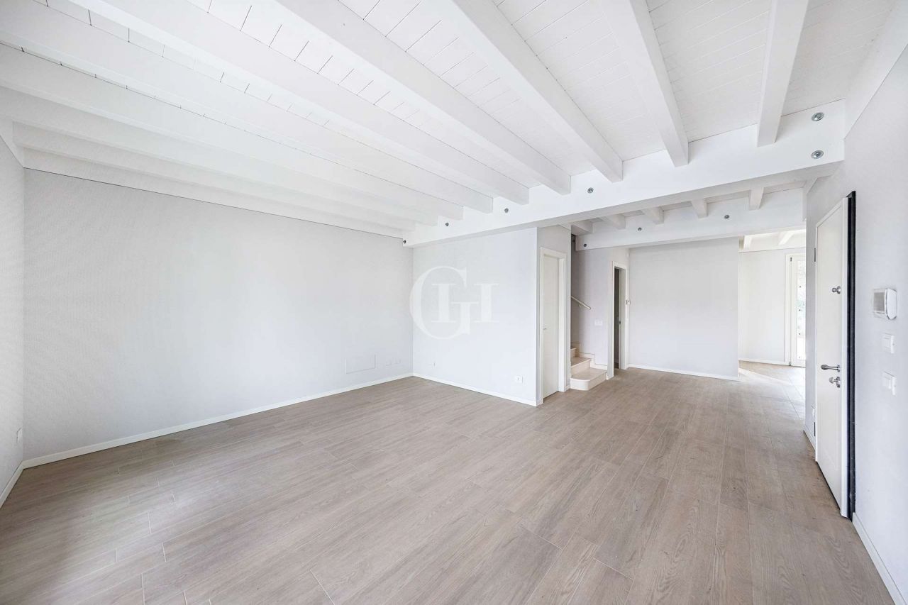 Вилла у озера Гарда, Италия, 220 м2 фото 5