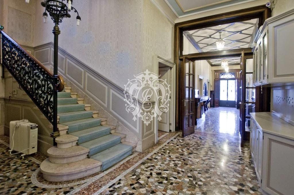 Вилла в Комо, Италия, 760 м2 фото 4