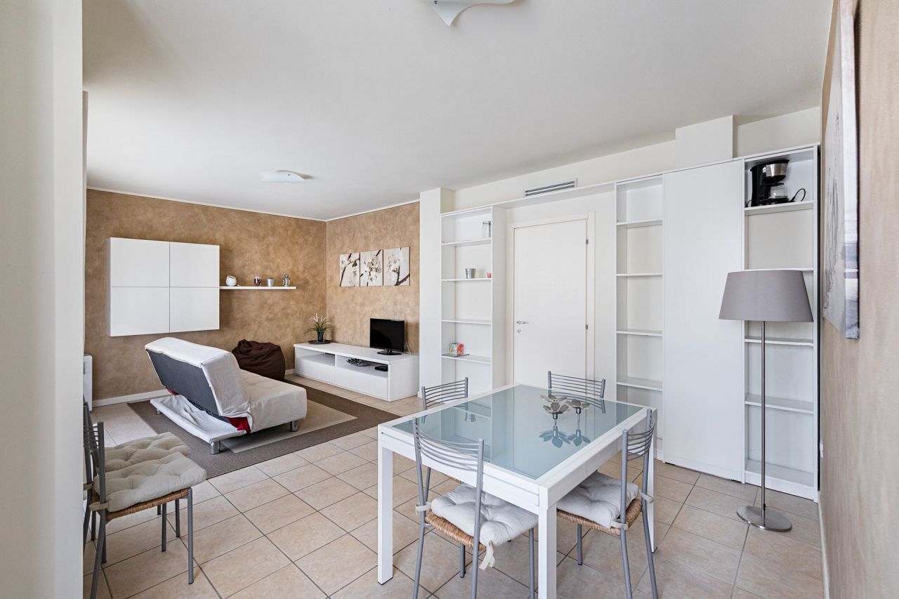 Апартаменты у озера Гарда, Италия, 110 м2 фото 4