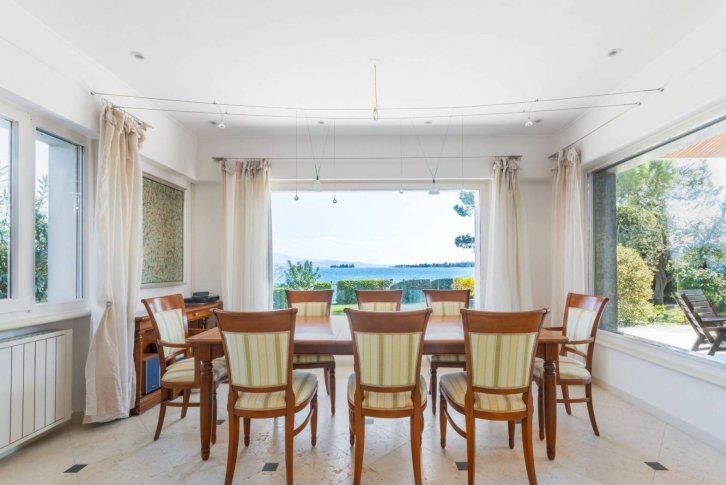 Вилла у озера Гарда, Италия, 350 м2 фото 2