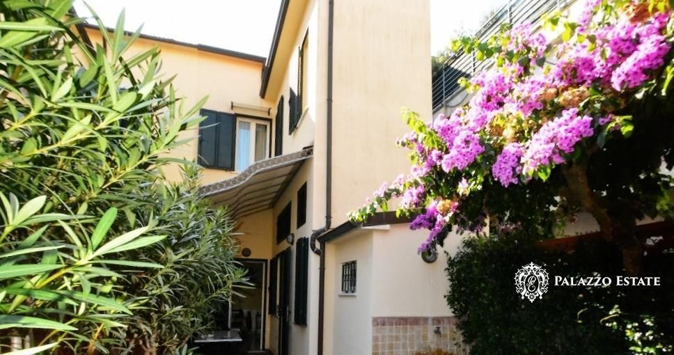 Дом в Виареджо, Италия, 180 м2 фото 1